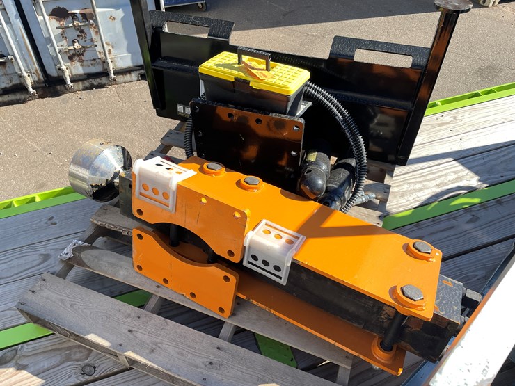 #5654-•-wolverine-unused-skid-steer-post-driver-image-1