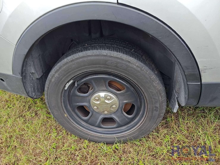 2016-ford-explorer-image-6