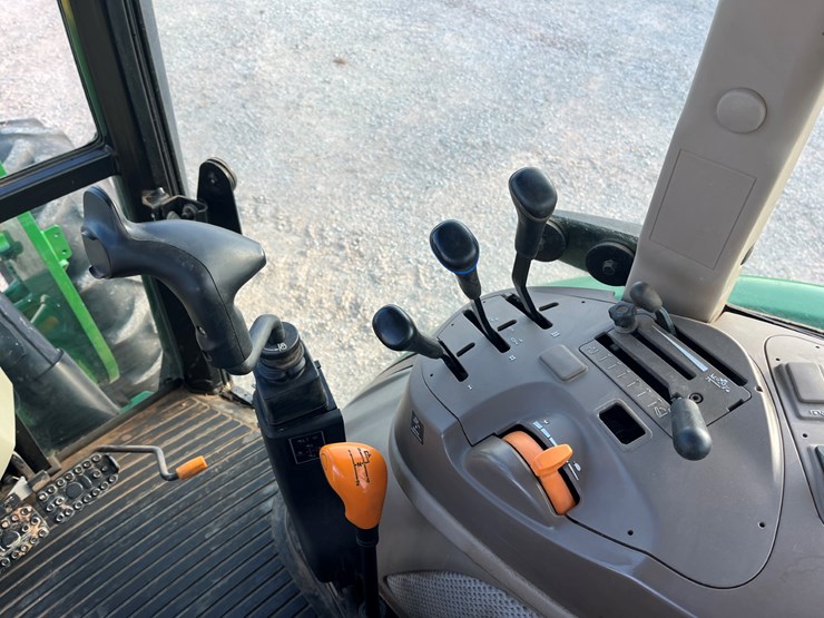 2018-john-deere-5100e-image-16