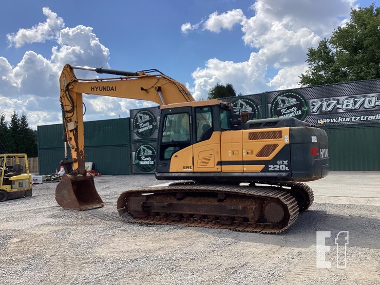 2021-hyundai-hx220l-image-2