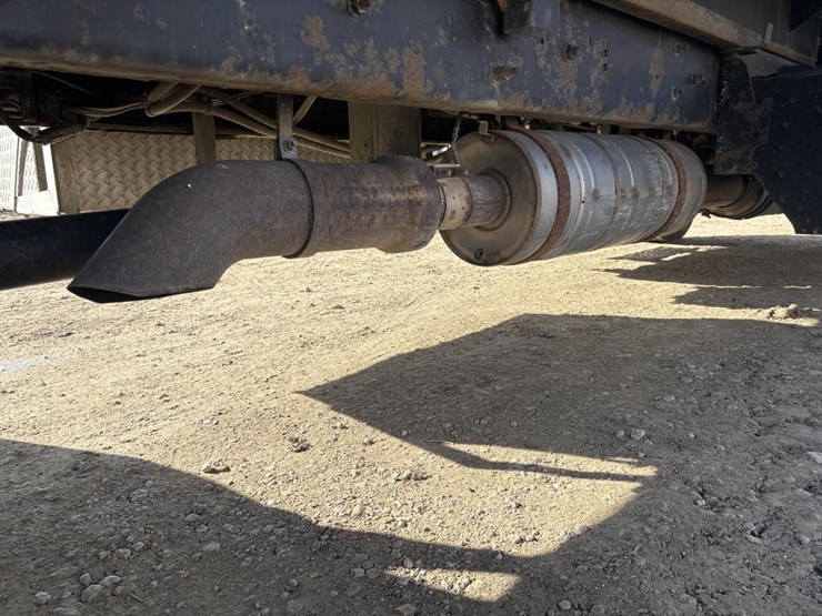 2013-ford-f650-image-44