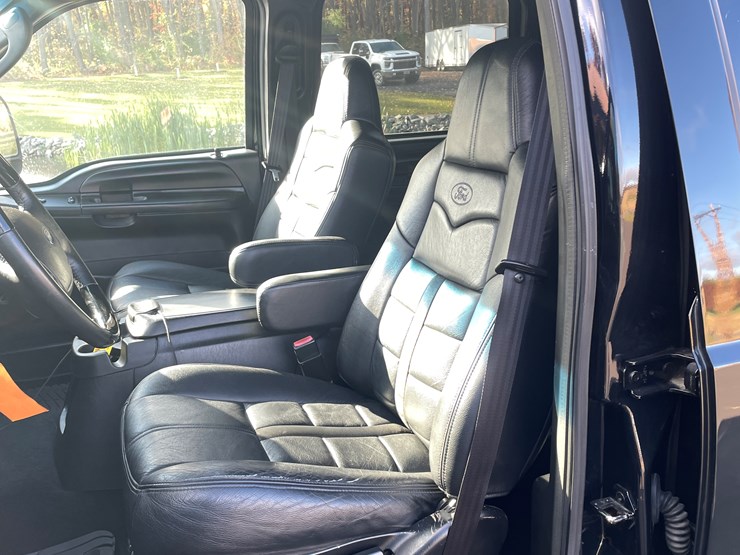 2004-ford-excursion-limited-image-70