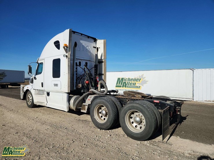 2024-western-star-57x-image-3