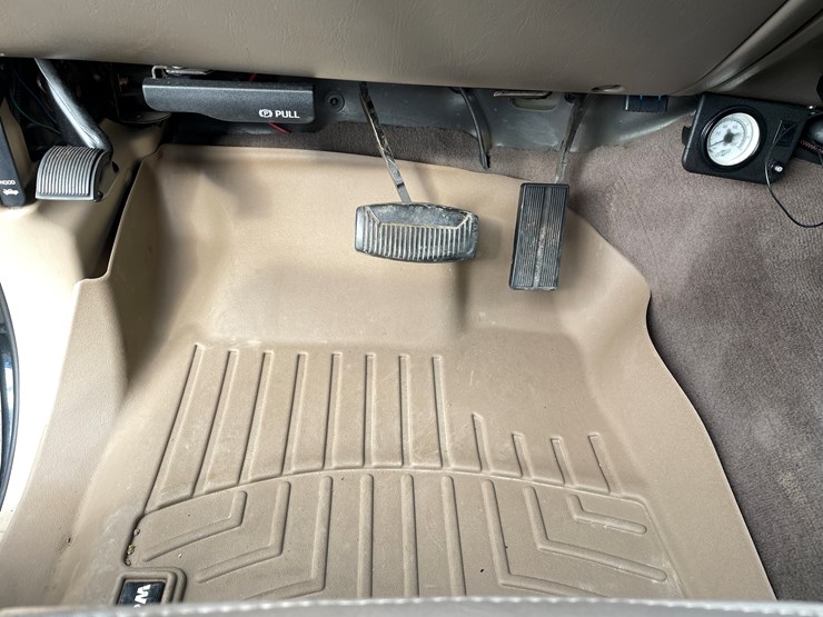 2003-ford-excursion-image-81