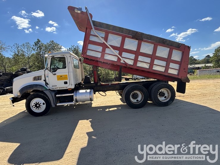 2007-mack-ct713-image-9