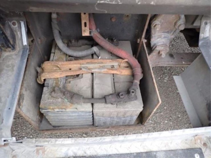 2015-freightliner-mt55-image-31