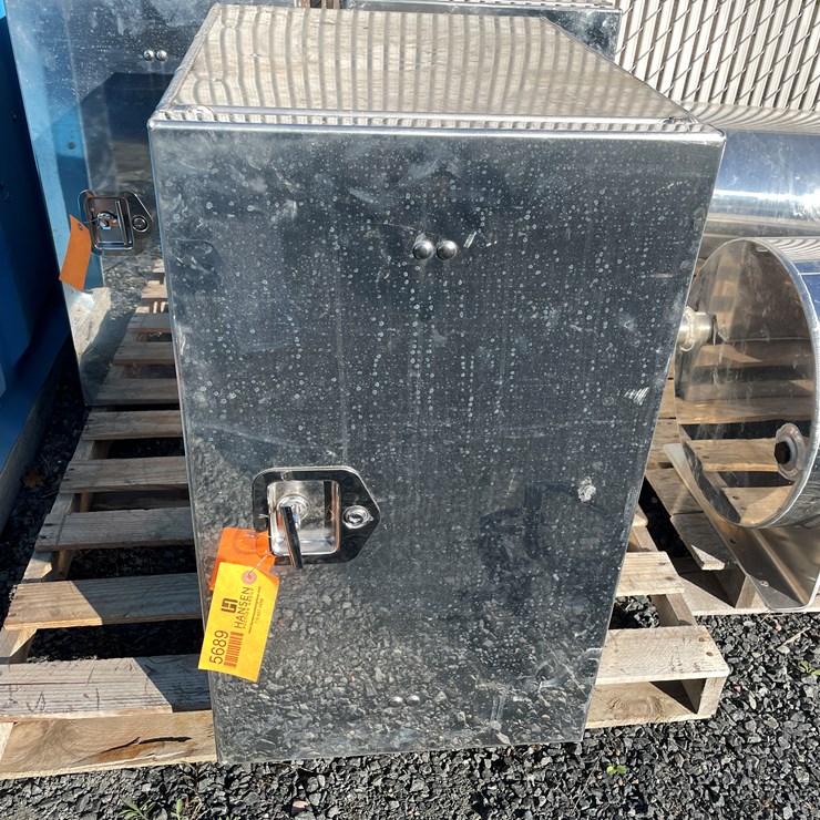 #5689 • Chandler Truck Mount Toolbox