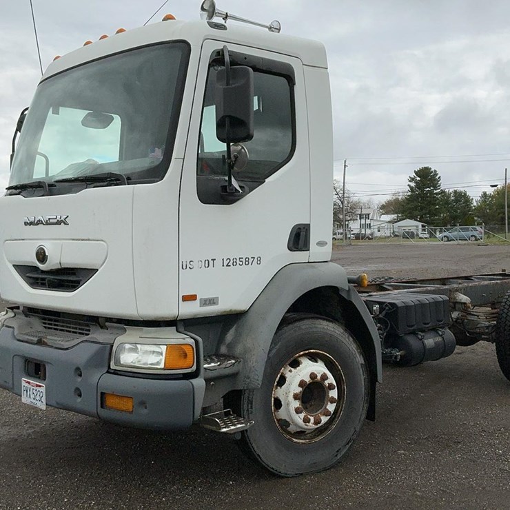 #2001 • 2011 Mack Midlum Truck Chassis