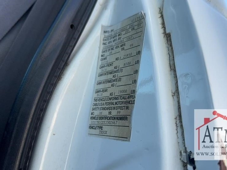 2000-gmc-c6500-bucket-truck-image-27