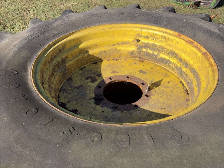 firestone-24.5-32-combine-tires,-8-bolt.-image-4
