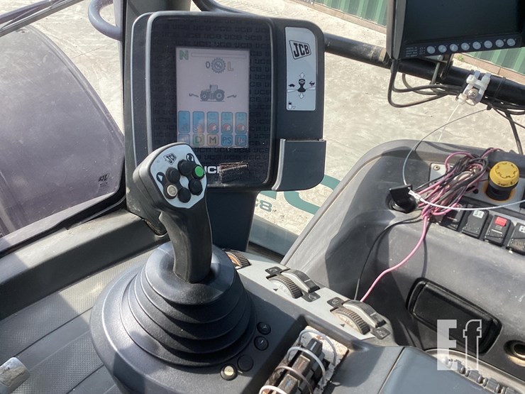 2013-jcb-fastrac-8310-image-18