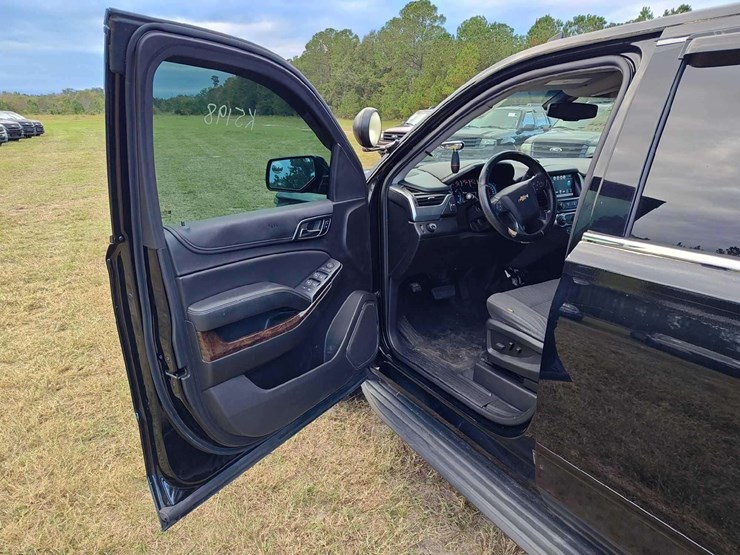 2019-chevrolet-tahoe-image-13