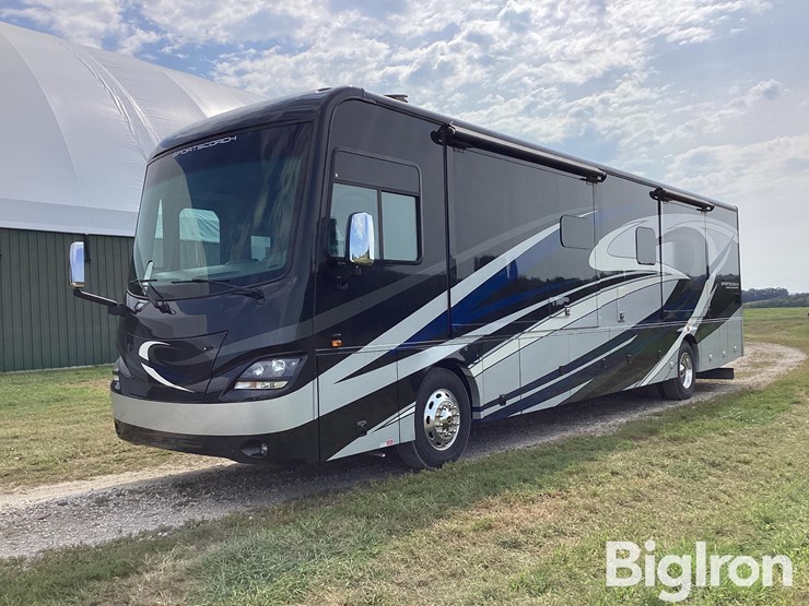 2016-coachmen-340xcr-sports-coach-cross-country-motorhome-image-1