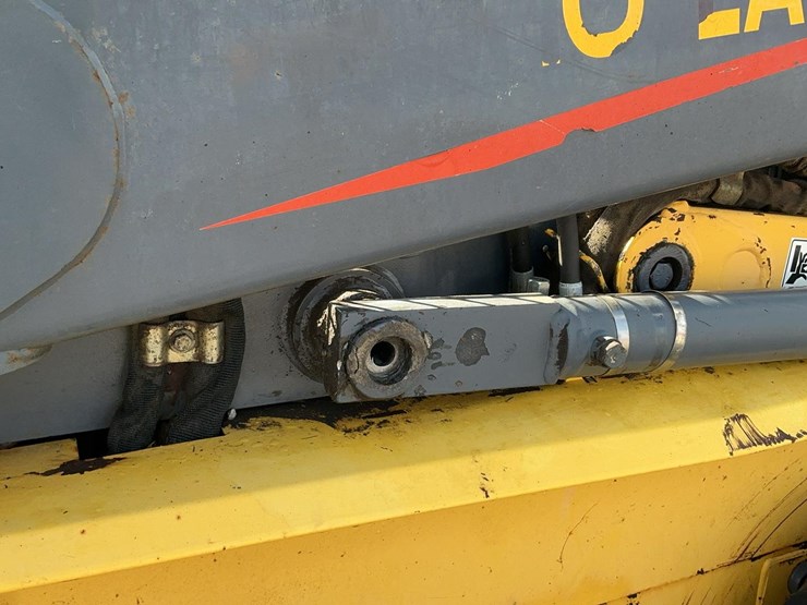 new-holland-ls190-image-14