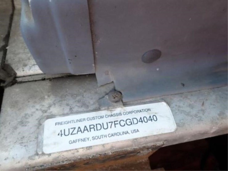 2015-freightliner-mt55-image-12