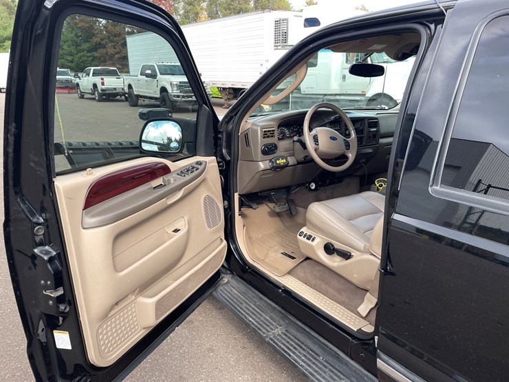 2003-ford-excursion-image-70