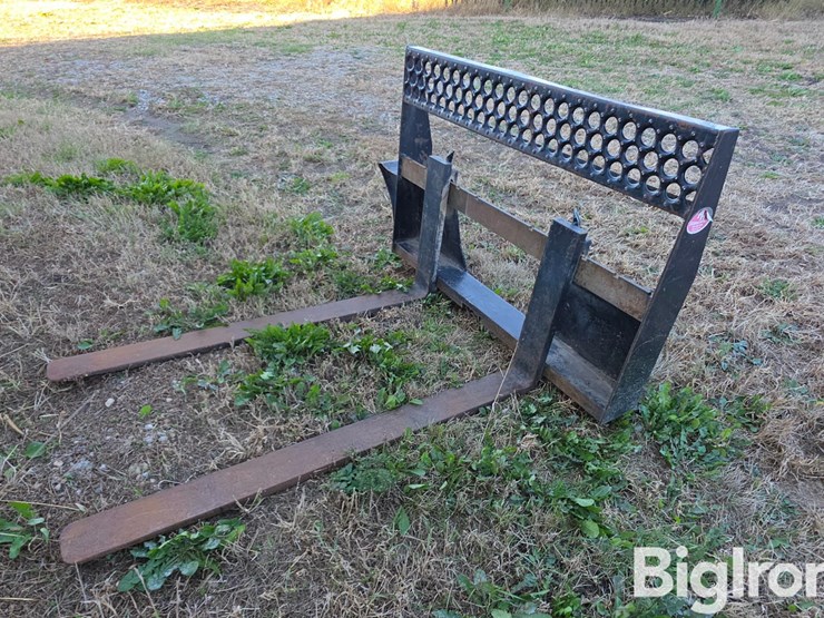 h-h-fabrication-pallet-fork-attachment-image-1