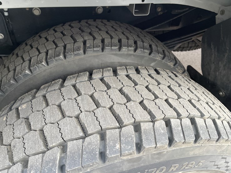 2023-ford-f450-platinum-image-28