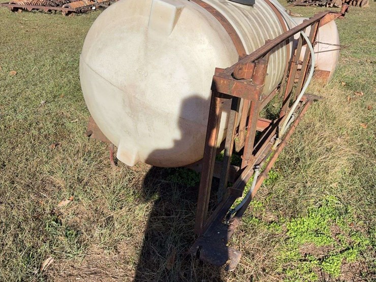 3pt-sprayer-tank-with-pump-and-extra-tank,-250-gallon-and-200-gallon-tank-image-6