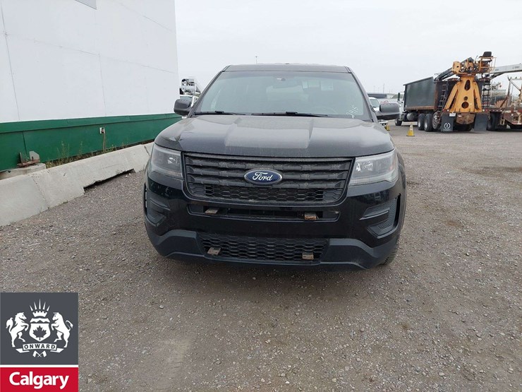 2017-ford-explorer-image-2