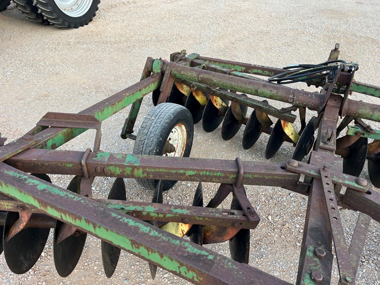 john-deere-bw-image-10