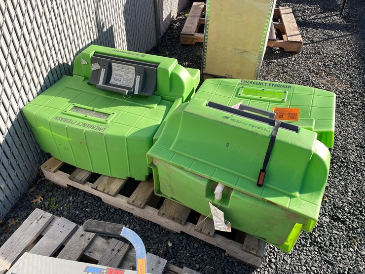 #5682-•-(2)-sperian-emergency-eyewash-stations-image-3