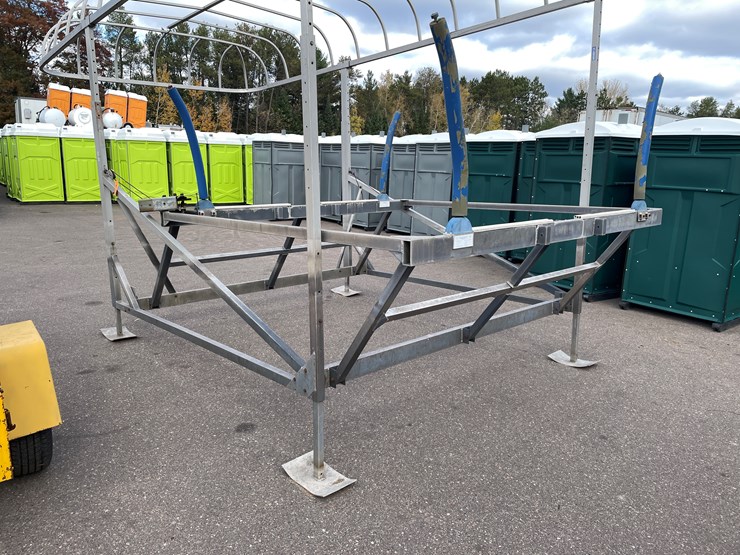 #4517-•-shore-master-aluminum-pontoon-lift-image-6