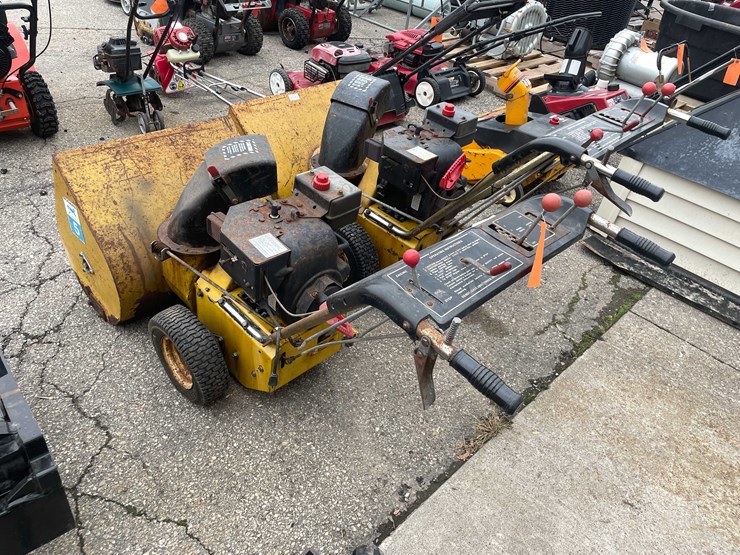 #14035-•-(2)-bolens-24"-snow-blower-(o4)-image-7