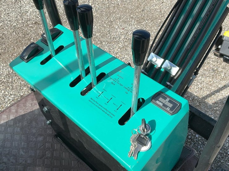 #1600-•-2025-agt-mh12rx-mini-excavator-image-23