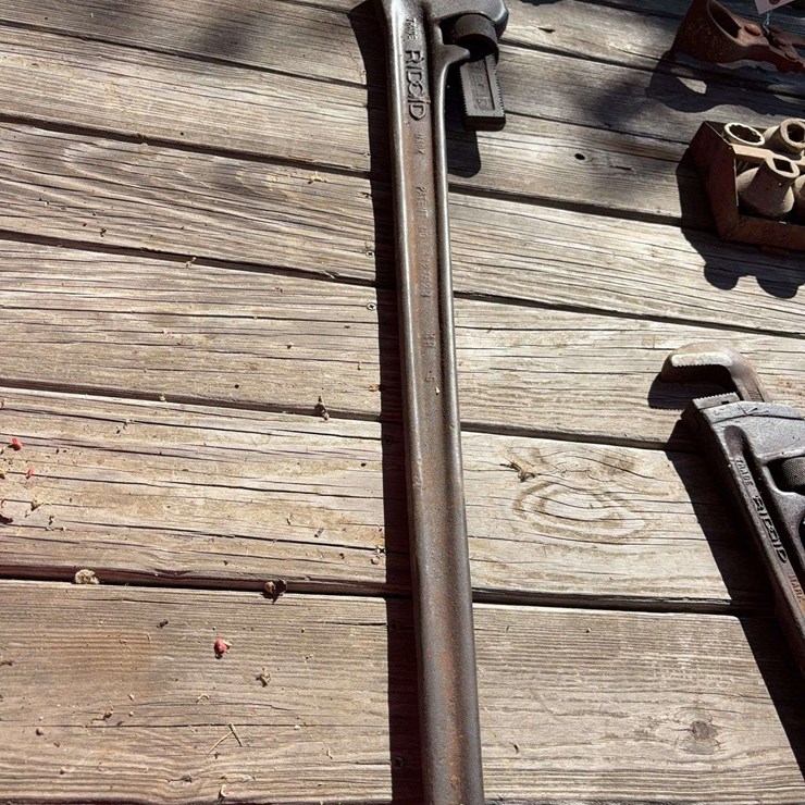 48'' Rigid Pipe Wrench