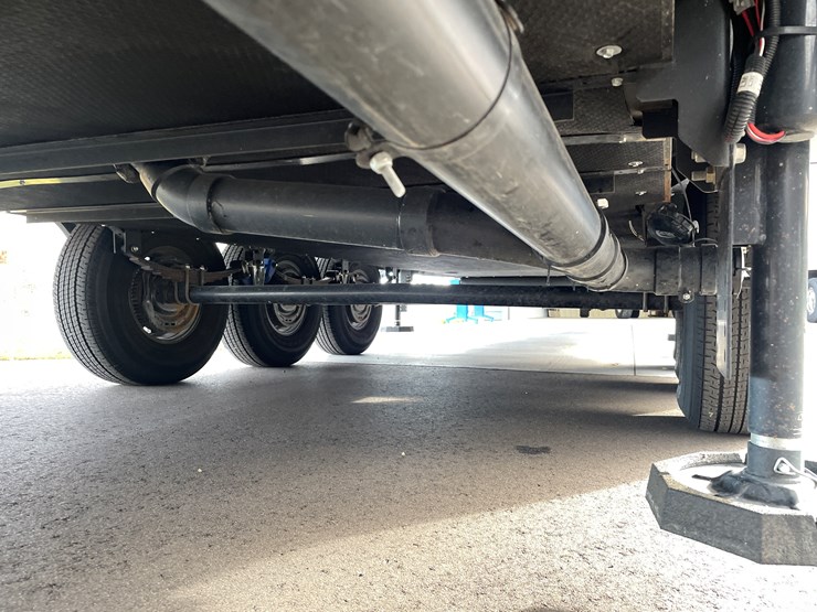 #4502-•-2025-forest-river-xlr-nitro-lux-toy-hauler-(wi-title)-image-22