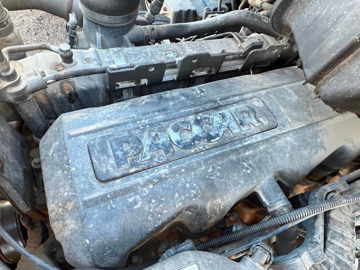 2014-peterbilt-579-image-8