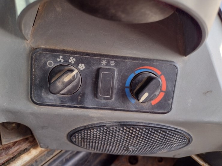 bobcat-s570-image-11