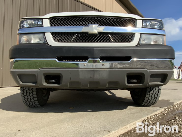 2004-chevrolet-silverado-image-10