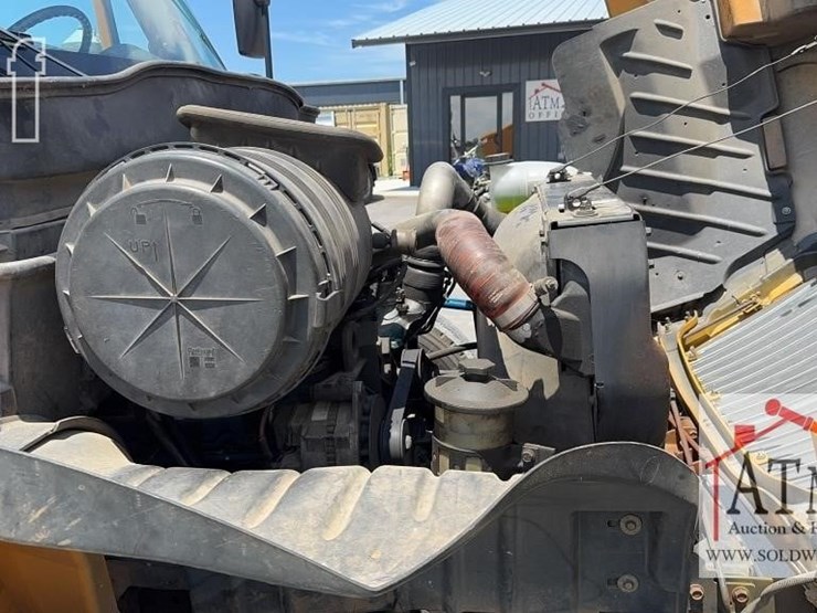 2004-international-durastar-4200-image-21