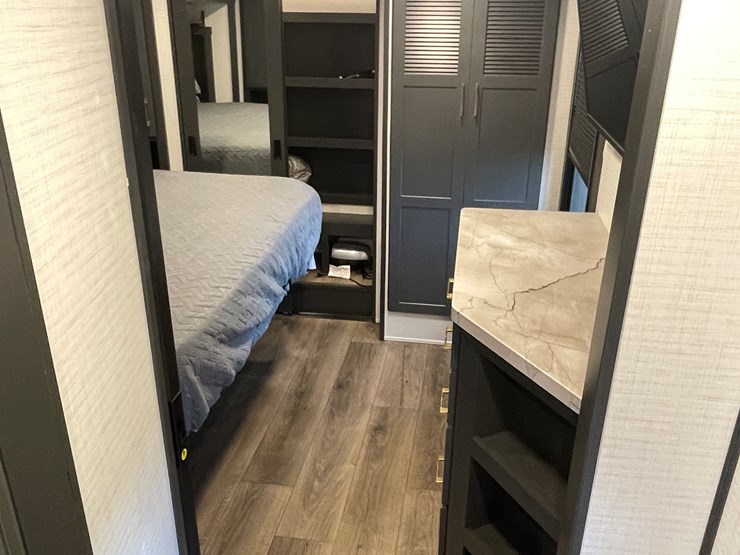 #4502-•-2025-forest-river-xlr-nitro-lux-toy-hauler-(wi-title)-image-64