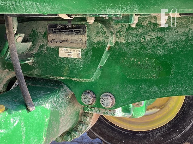 2020-john-deere-4044m-image-16