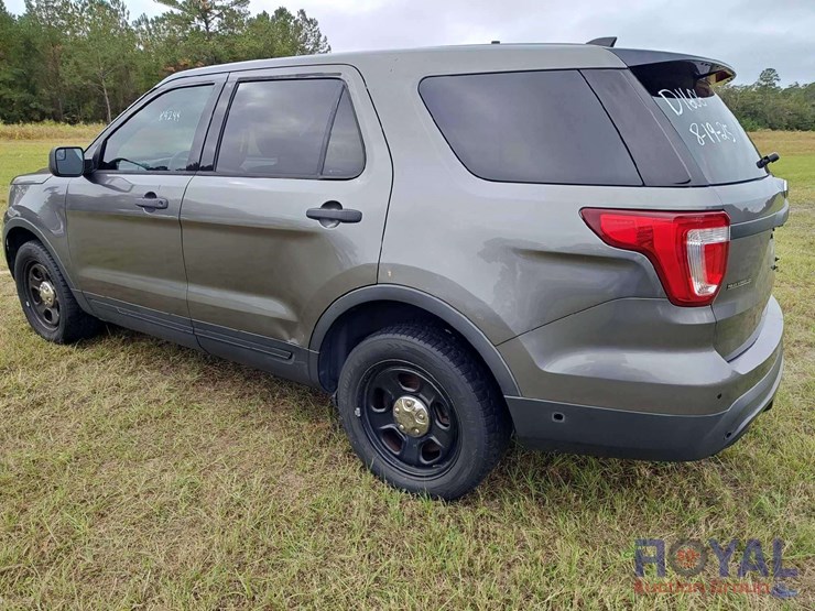 2016-ford-explorer-image-4