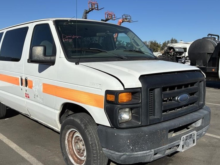 2008-ford-e350-image-3