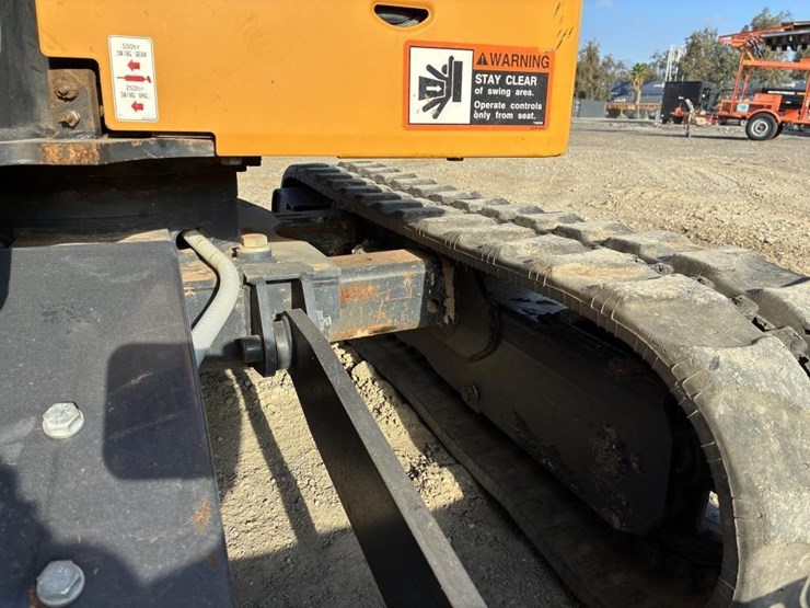 2022-deere-17g-image-14