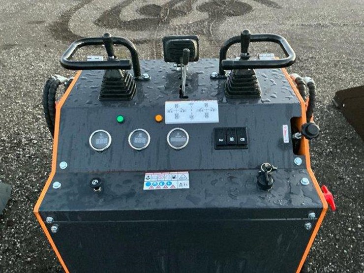 #1007-•-unused-landhero-mini-skid-steer-loader-image-13