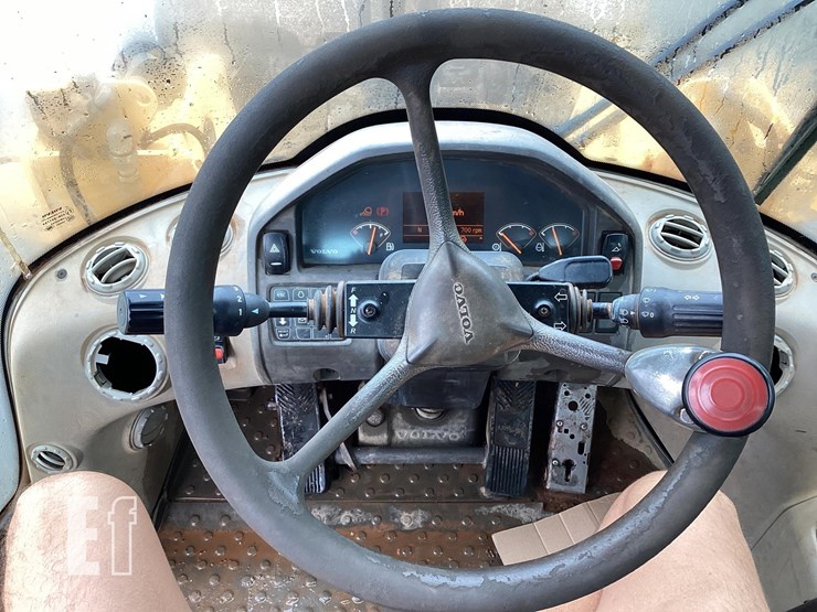 2012-volvo-l70f-image-18