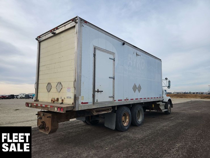 2008-kenworth-t800-image-3