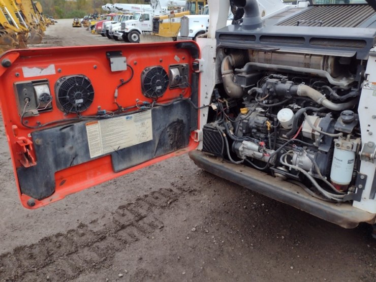 bobcat-t870-image-36