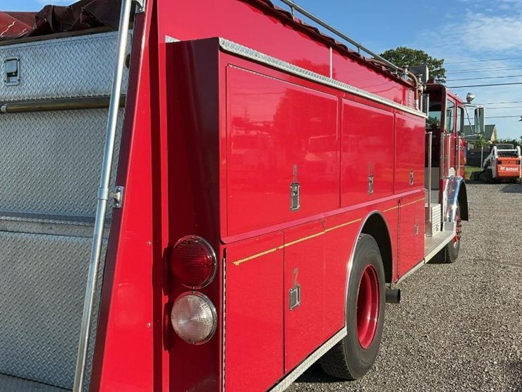 #2000-•-1982-sutphen-deluge-fire-engine-truck-detroit-diesel-6v92ta-image-57