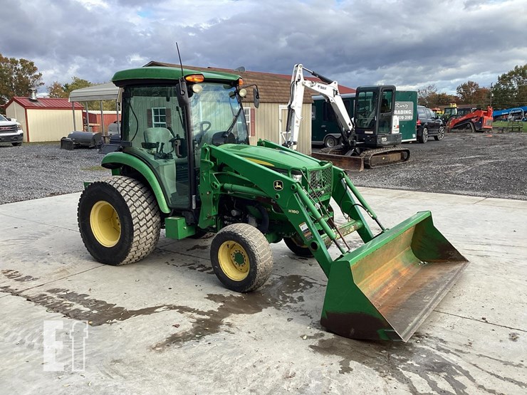 2017-john-deere-4052r-image-6