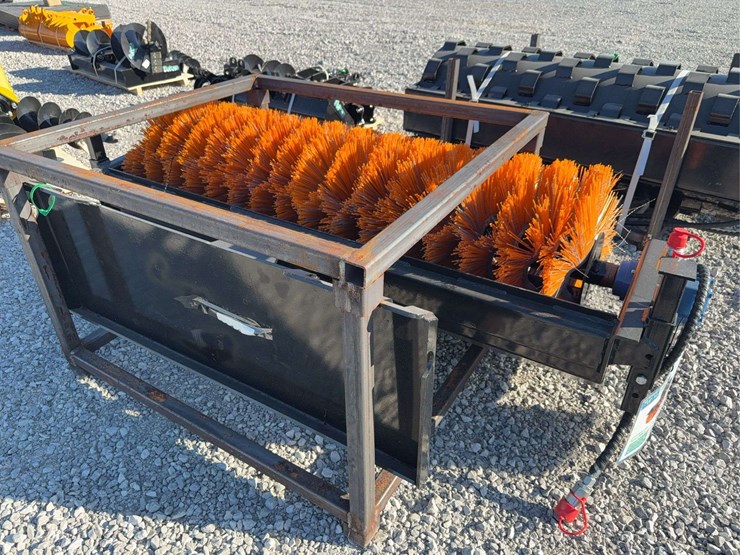 skid-steer-sweeper-image-3