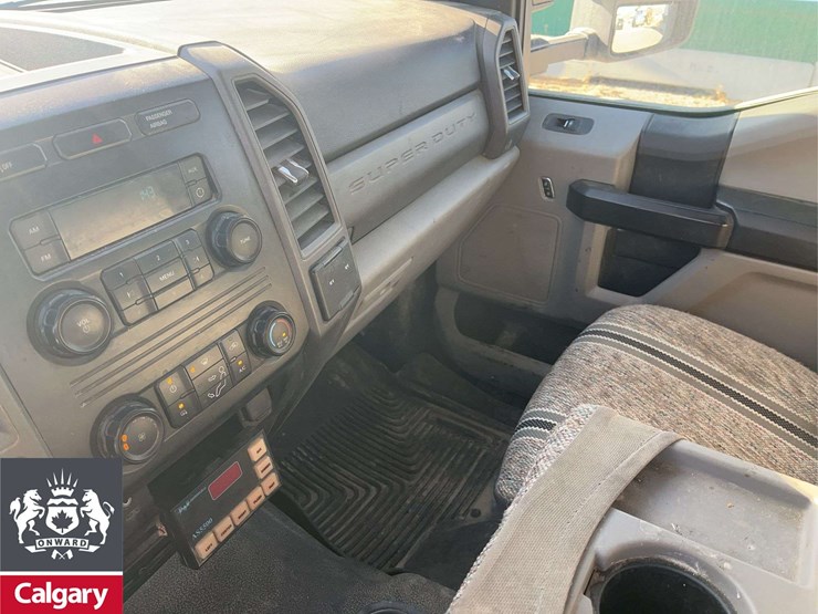 2017-ford-f550-image-14