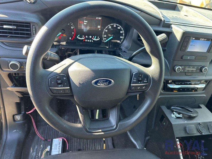 2022-ford-explorer-image-11