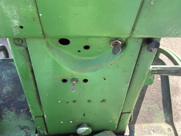 john-deere-4010-image-38